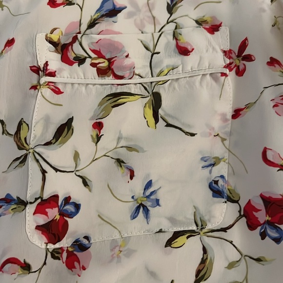 Equipment blouse. Cream and floral - Picture 5 of 6
